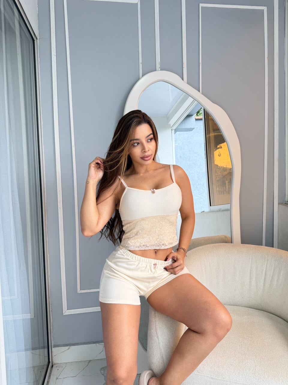 Pijama Short en Encaje y Suave Ajuste