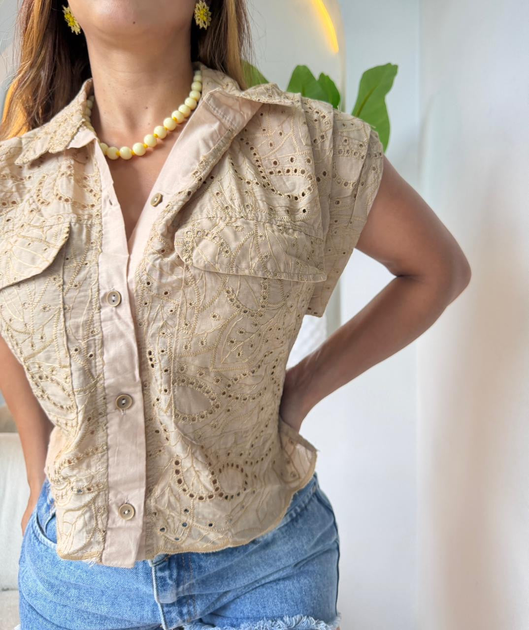 Blusa Corta en Hojalillo