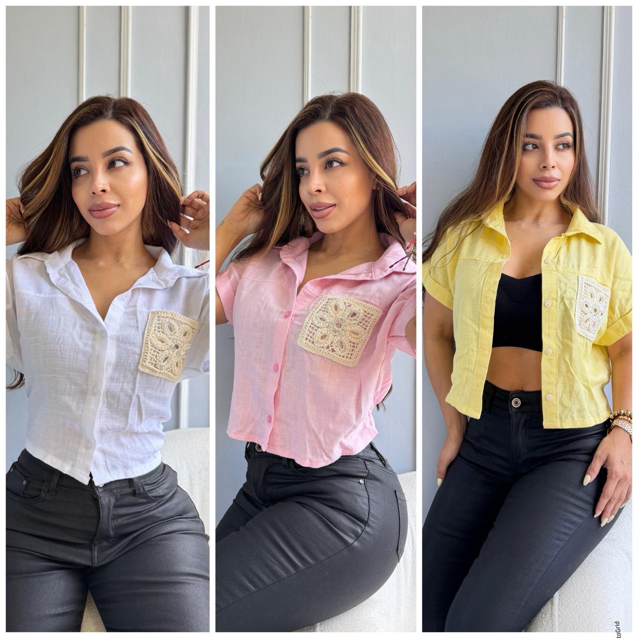 Camisa Cropped con Detalle Artesanal