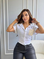 Camisa Cropped con Detalle Artesanal